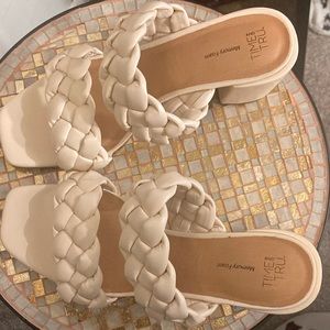 Time and tru short heels and still in good condition